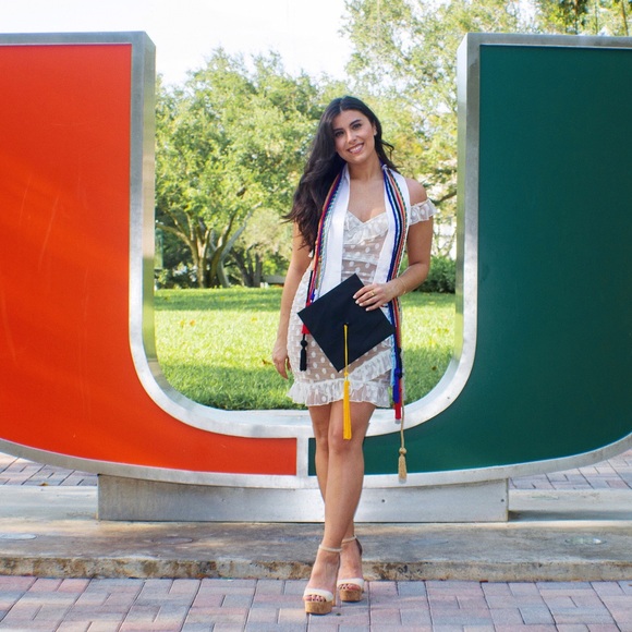 Meet your Posher, Emily - Picture 2 of 3